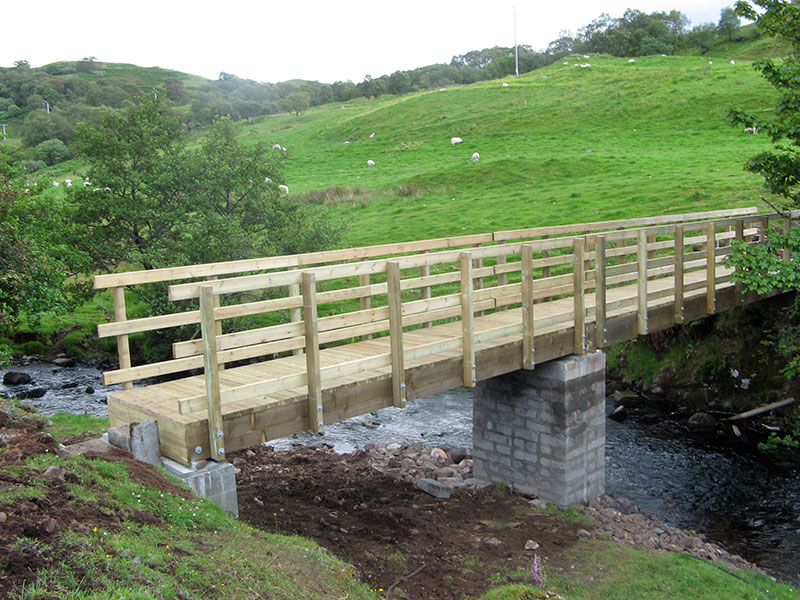 Off the shelf footbridges